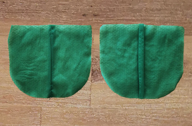 The lining pleat: right side on the left, wrong side on the right.